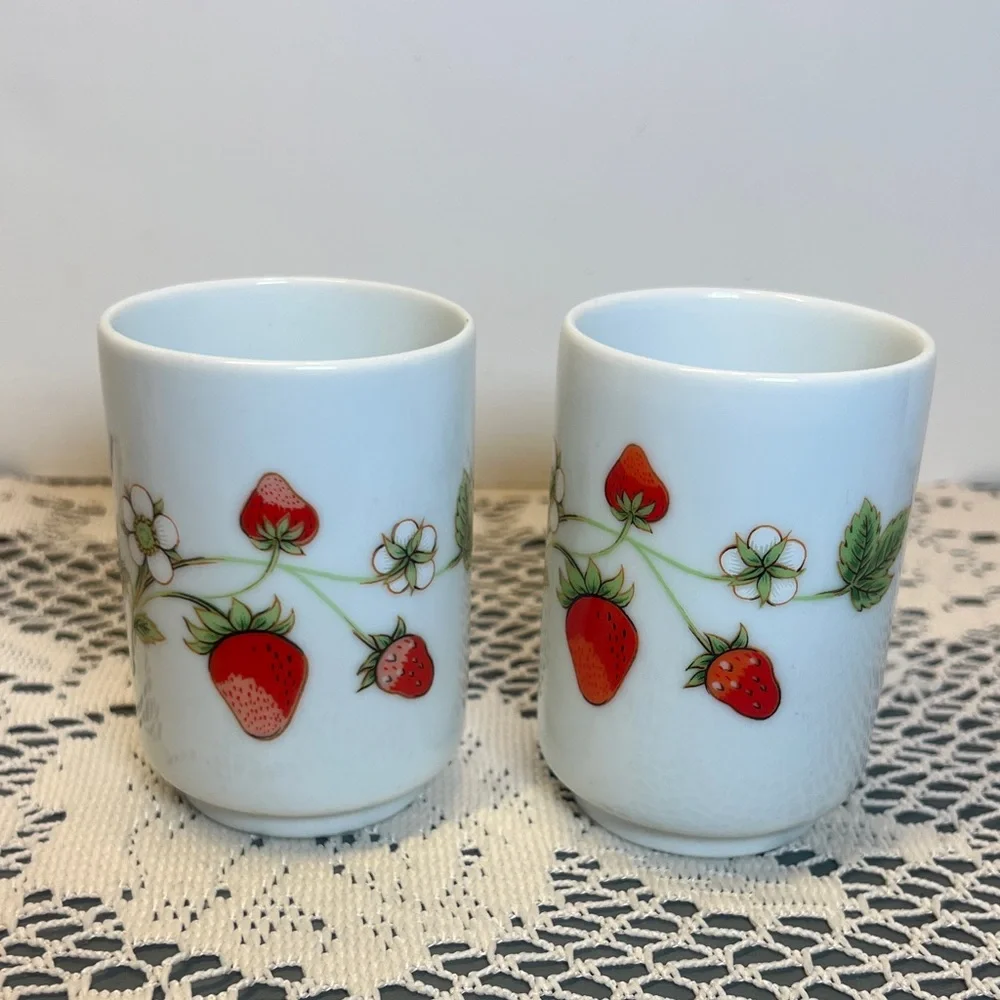 Strawberry Breakfast Anchor Hocking Strawberries Mug and OMC Strawberry Juice - Picture 7 of 14